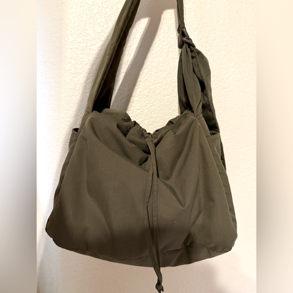 Uniqlo Soft Puffy Shoulder Bag